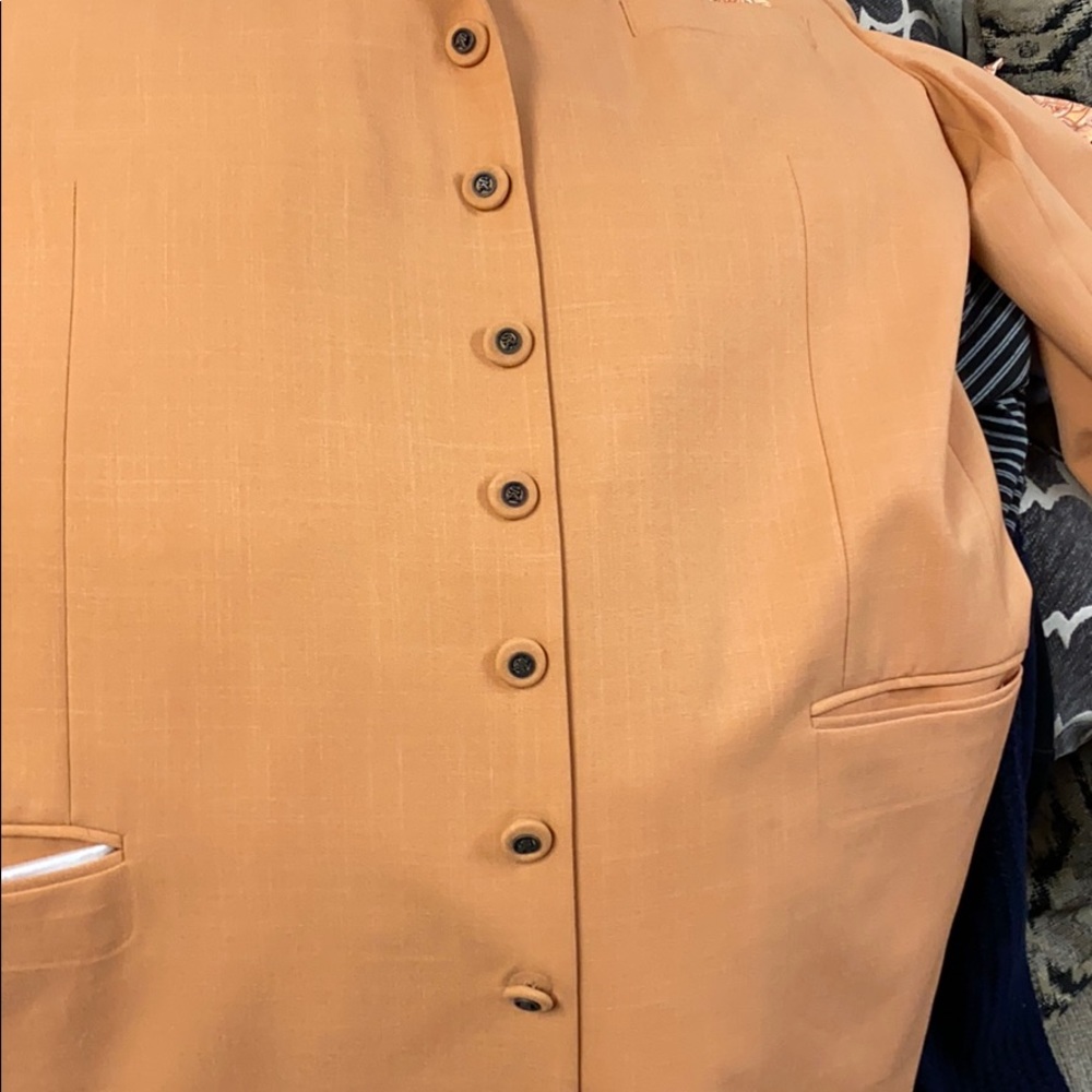 Suit - Picture 4 of 7
